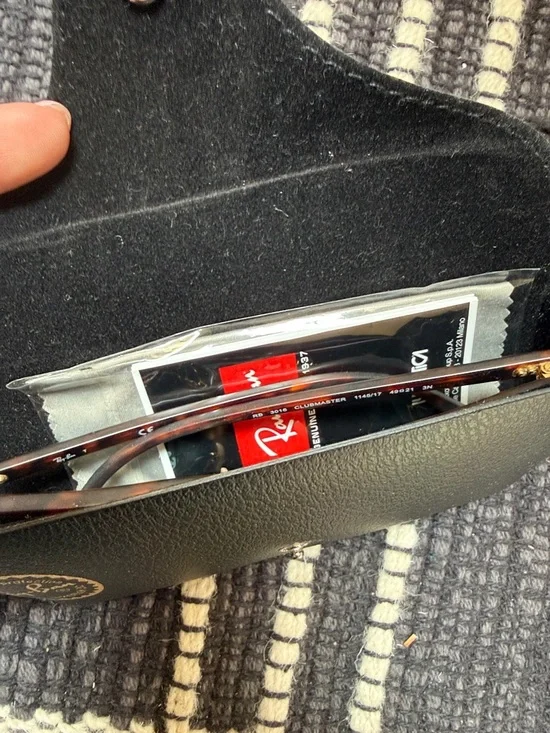 Ray-Ban Clubmaster Sunglasses with Tortoiseshell Frame and Blue Mirrored Lenses - Picture 3 of 4